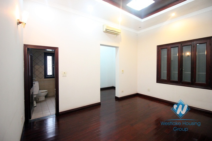Lakeside house for rent in Trich Sai, Tay Ho, Ha Noi